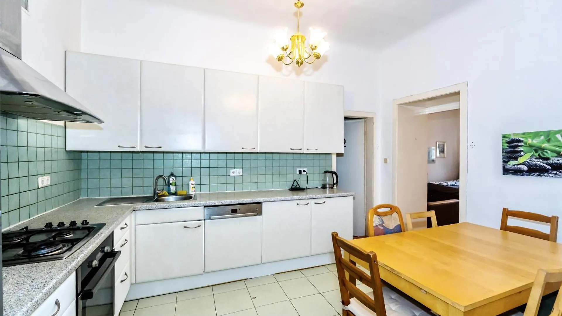 Family Room - 7 Minutes To Schoenbrunn Palace Vienna Aparthotel