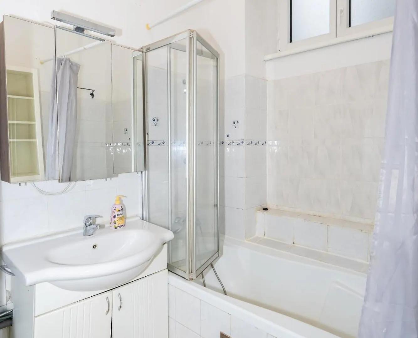 Family Room - 7 Minutes To Schoenbrunn Palace Vienna Aparthotel