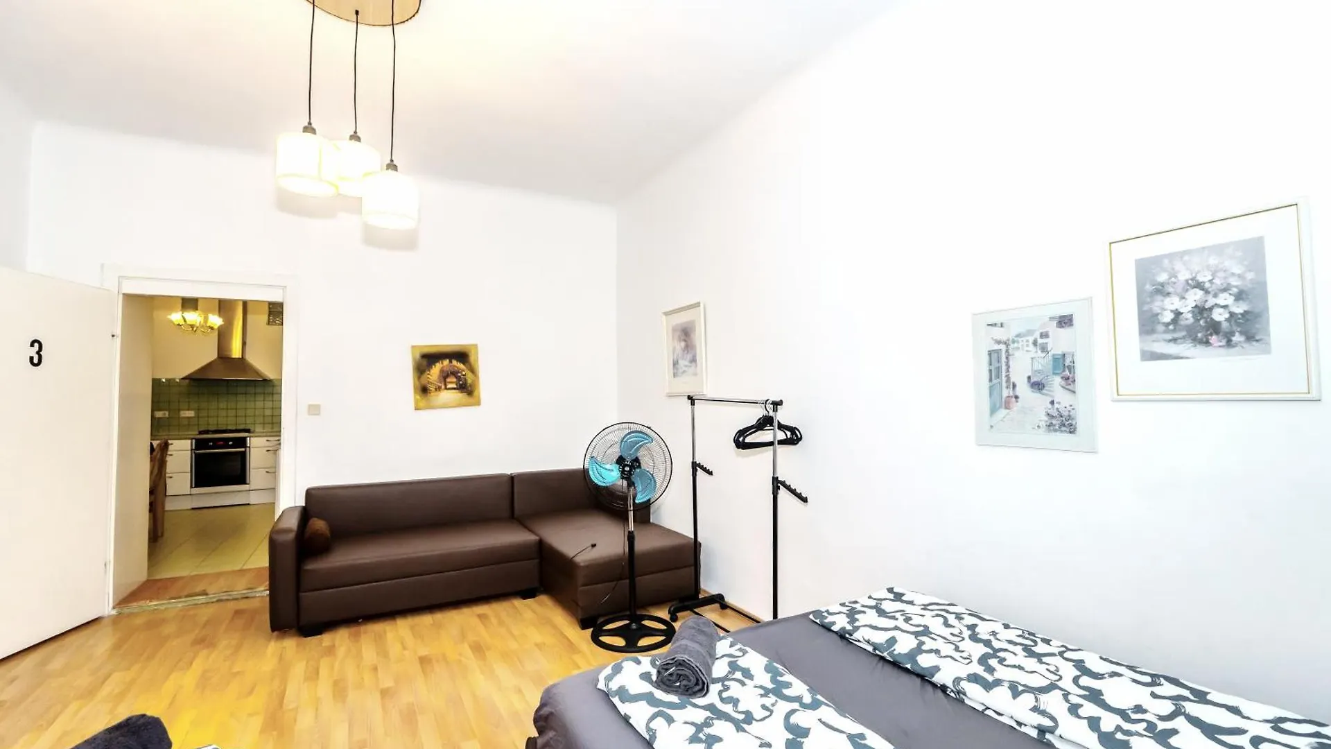 Family Room - 7 Minutes To Schoenbrunn Palace Vienna Aparthotel
